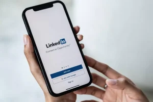 Useful people to follow on LinkedIn in 2023 if you work in social
