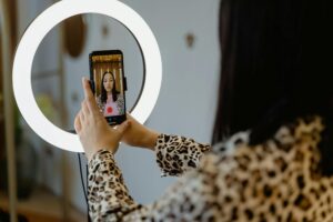 TikTok AI Influencers: Is This The Future of Advertising on TikTok?